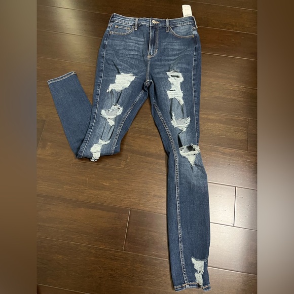 Hollister Curvy Ultra High-Rise Super Skinny Size 9 Regular NWT - Picture 2 of 8